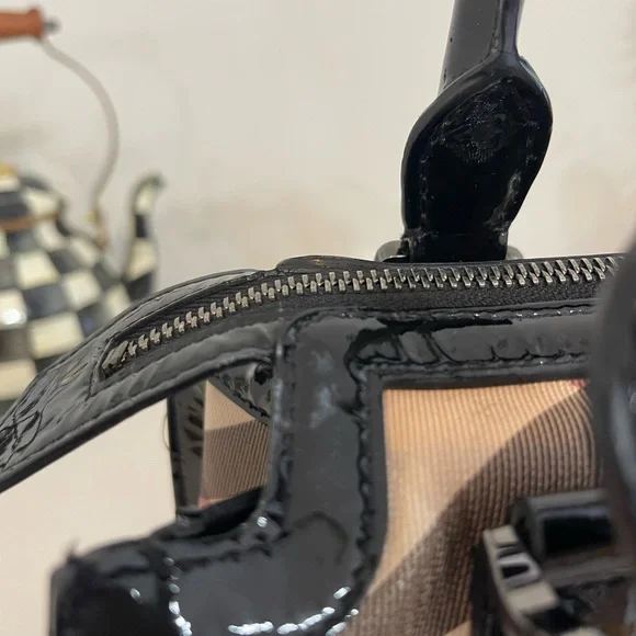 Burberry Classic Nova Check Bag Black - Picture 6 of 16